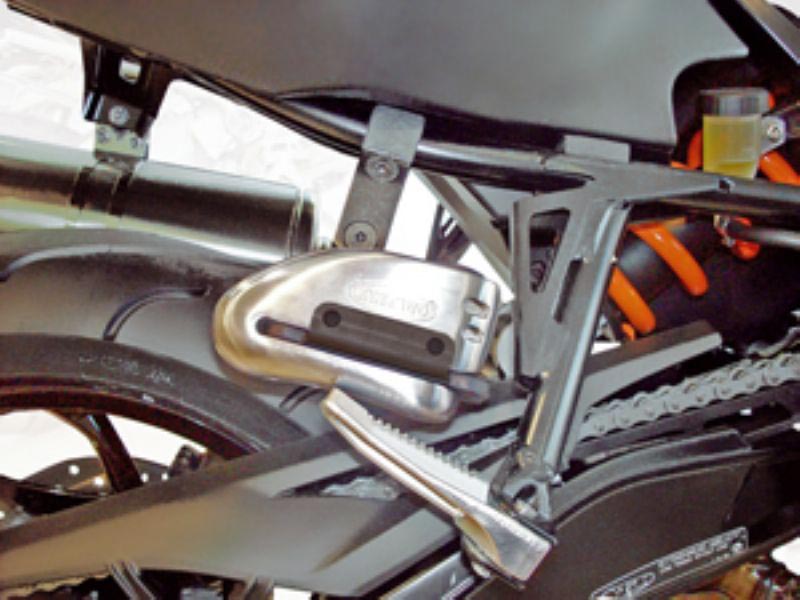 KIT INTEGRACION TRIUMPH DAYTONA 675 06>